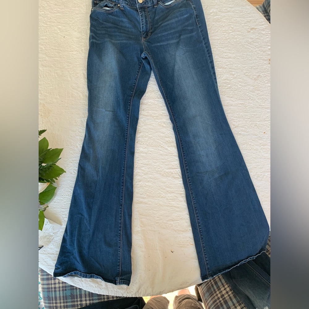 White House black market flare Jean